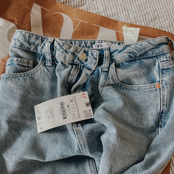 Women’s NWT Zara Straight Jeans Light wash - Picture 4 of 8